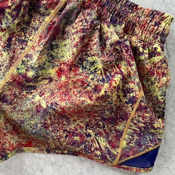 Lululemon | Limited Edition 2019 SeaWheeze Hotty Hot Shorts | Size 6 Regular - Picture 7 of 9